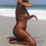 Esposa mulata pelada na praia